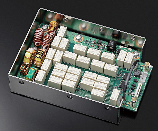 DIGI-SEL preselector module (courtesy Icom Inc.) Click for larger image.